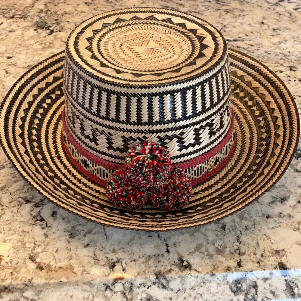 Brand new never worn Yosuzi hat medium size